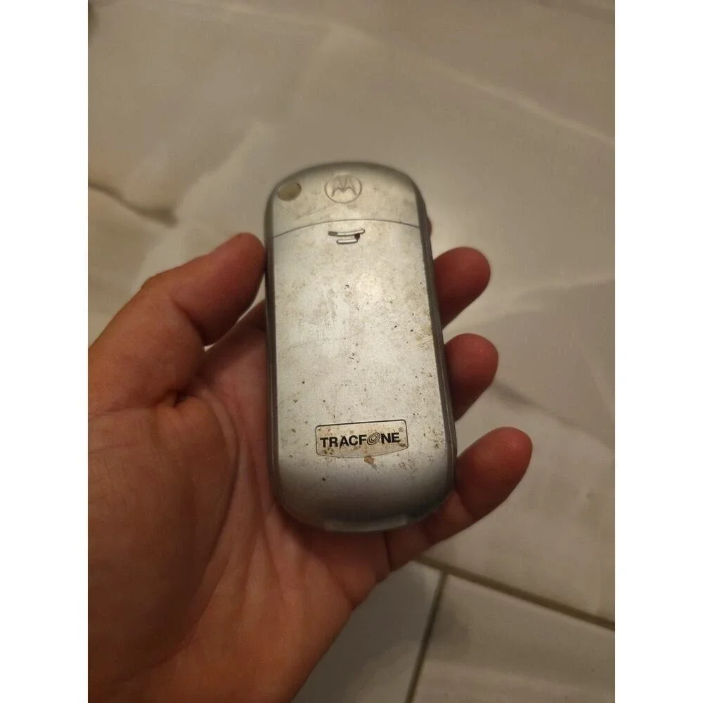 Motorola C139 Silver Black TracFone Prepaid Wireless Device